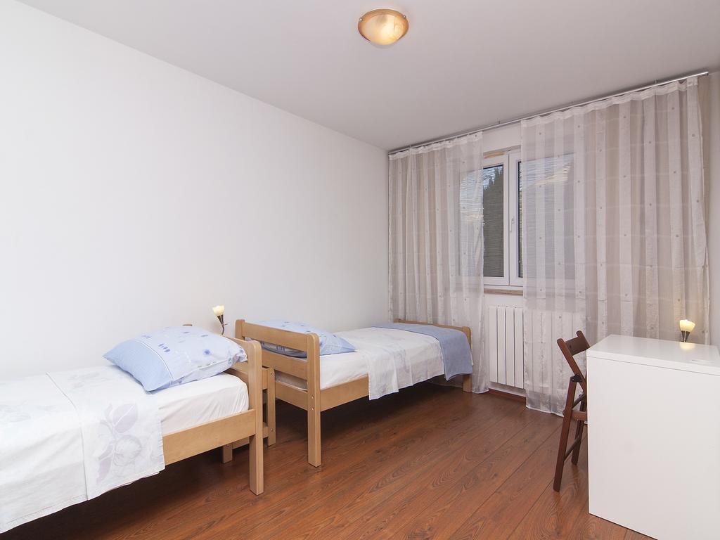 Ceja Near Sea Apartment
