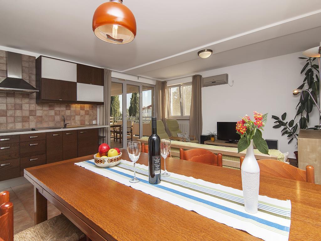 Apartment Ceja Near Sea *