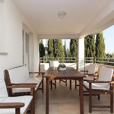 Apartments Ceja Near Sea Medulin Exterior photo